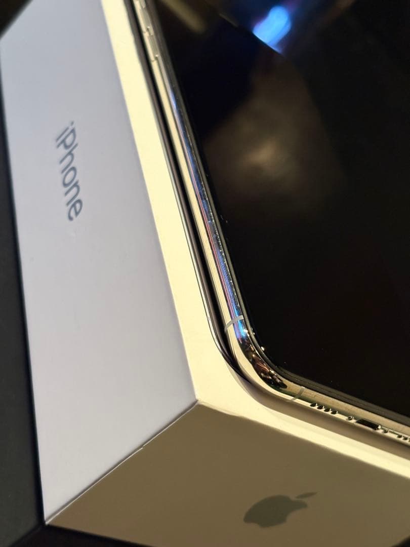 iPhone XS MAX シルバー 本体 箱付き