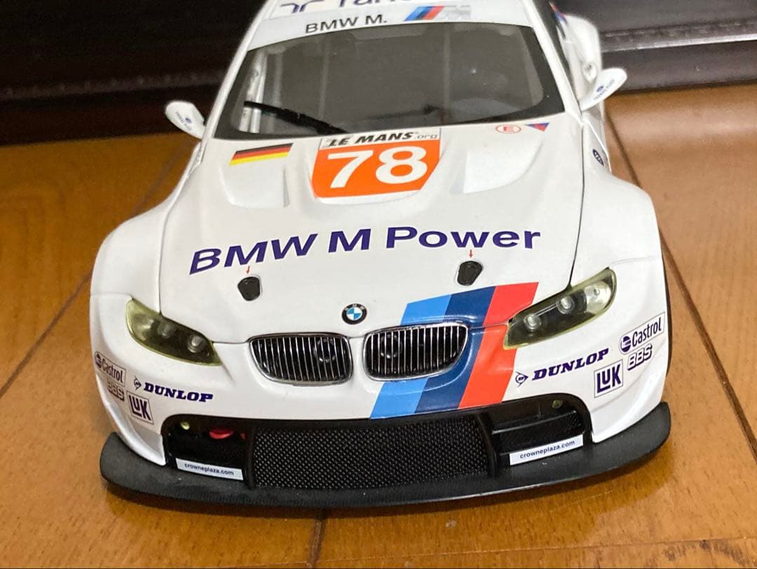 BMW M3 GT2 Le Mans 2010ミニカー 1/18