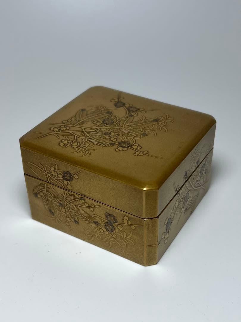 香道具 時代蒔絵 金蒔絵花草風景図香合 金地内金梨地 箱付 明治時代蒔絵　古美術