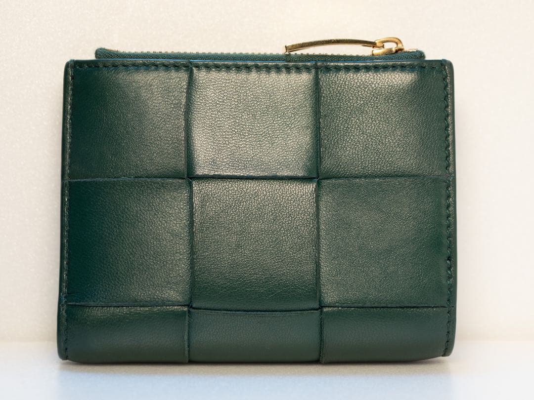 BOTTEGA VENETA スモールカセット二つ折りファスナーウォレット