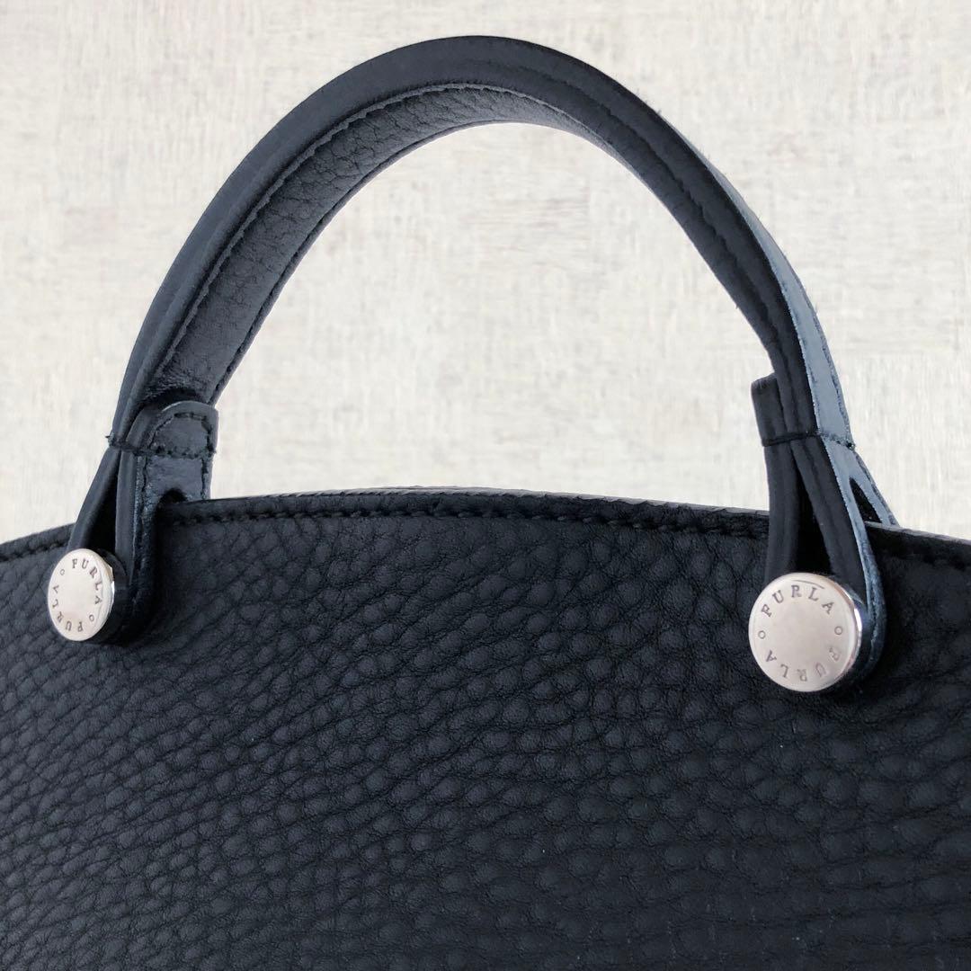【極美品 イタリア製本革】フルラ　ハンドバッグ　黒　シボ　A4