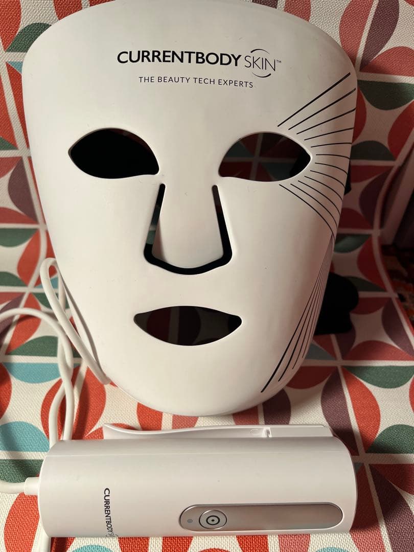 美品　カレントボディCURRENTBODY LEDライトセラピーマスク