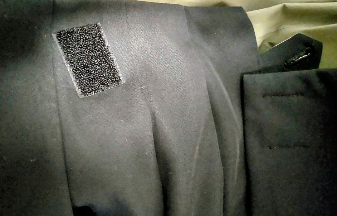 COMME des GARÇONS 本ライン 巻きプリーツスカート 黒