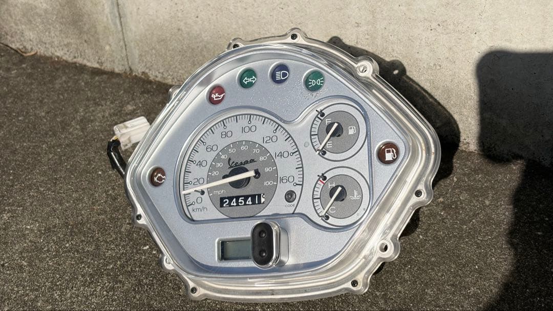 べスパ―GTS250ie 純正メータ－距離24541km