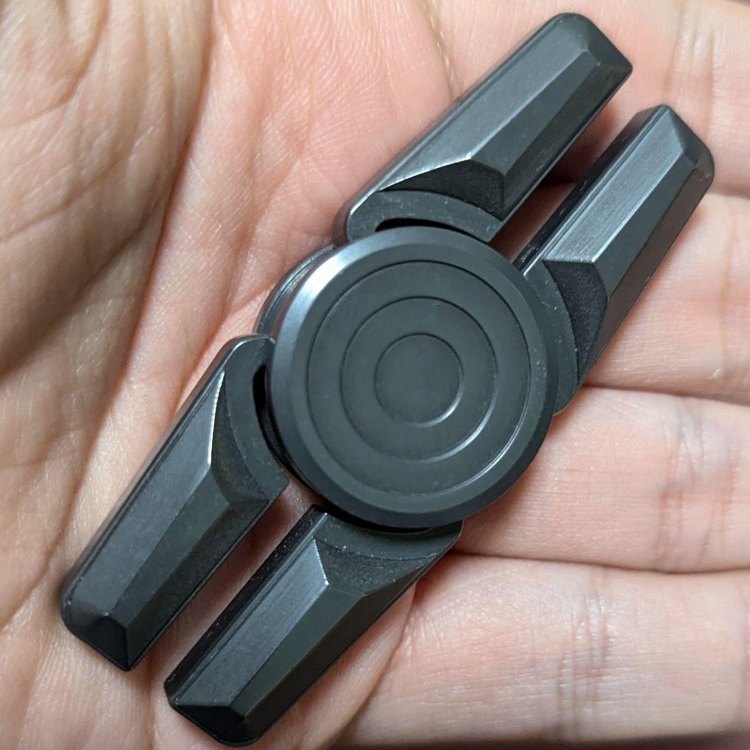 Medieval Nuke design ジルコニウム 2枚翼 ハンドスピナー