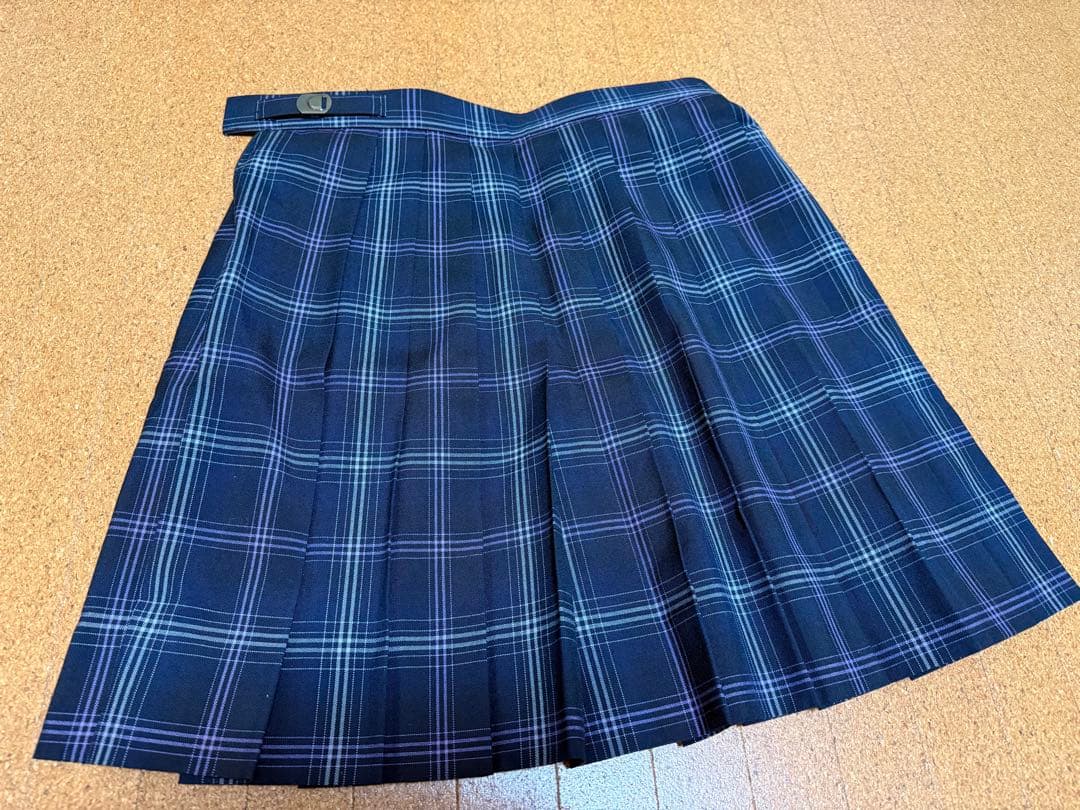 飛鳥未来きずな スカート 夏服