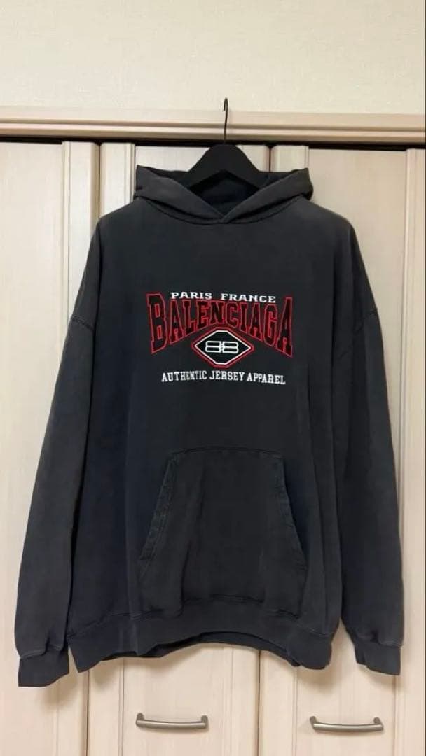 トップス BALENCIAGA Logo Embroidery Hoodie