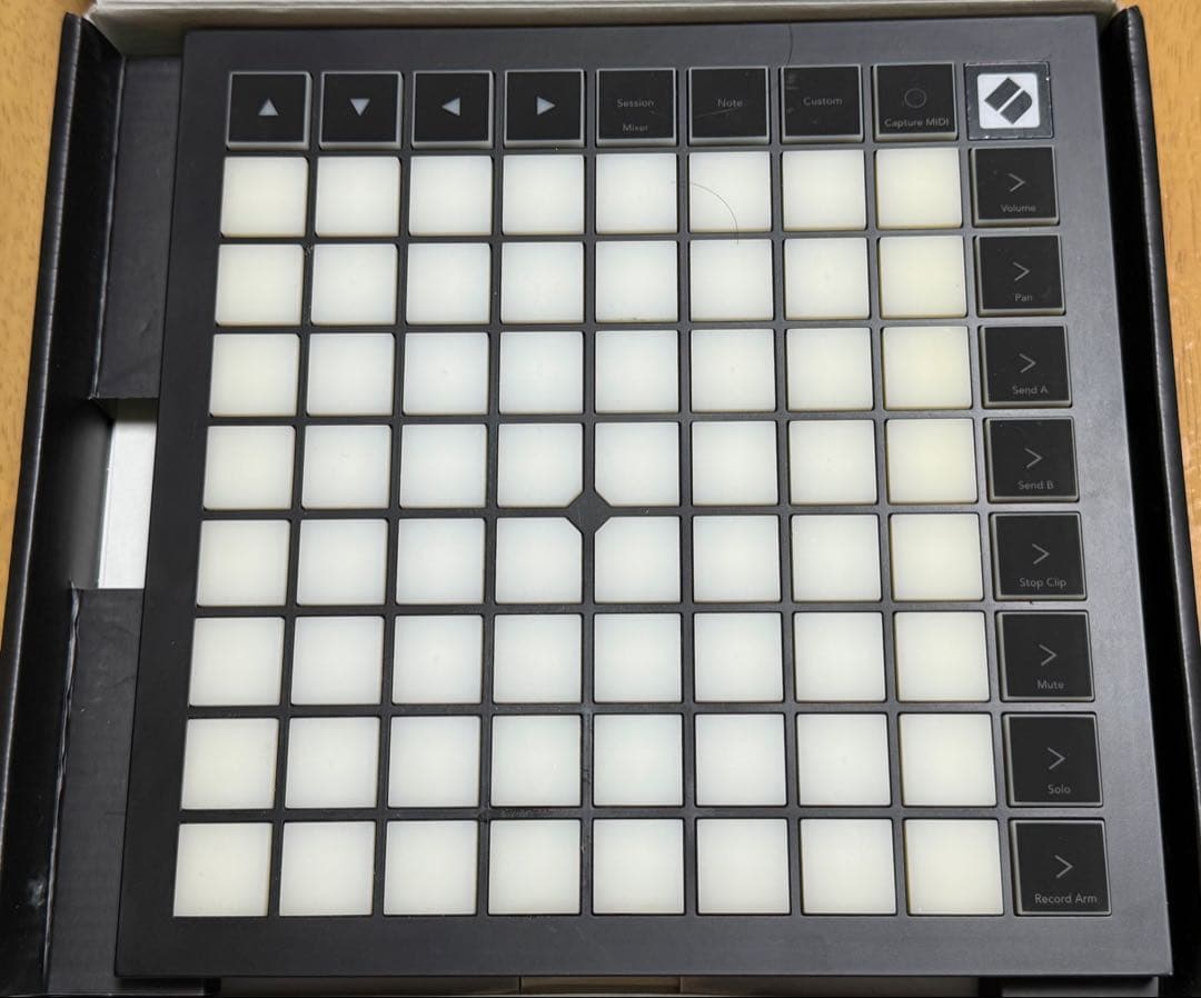 NOVATION Launchpad X 送料無料 USBケーブル無し