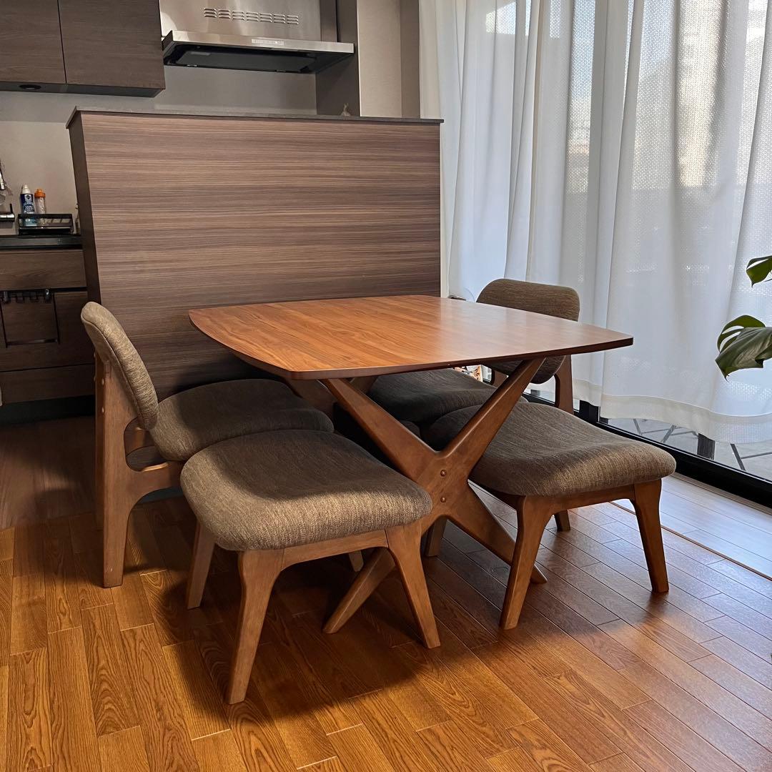 ニトリ ダイニングテーブル