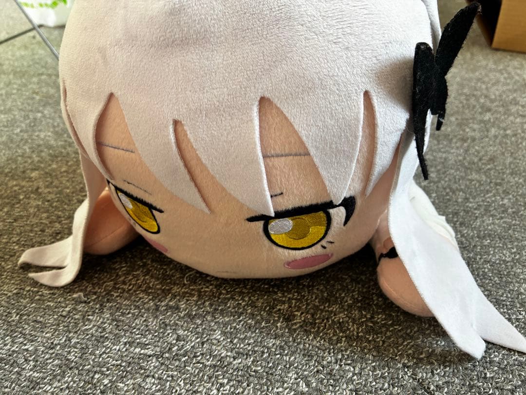 湊友希那 寝そべり