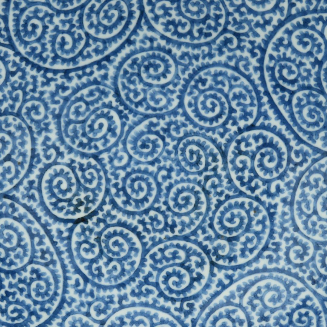 ⭕395 古伊万里写し 染付 全蛸唐草文 大皿 無傷 直径43cm 飾り皿盛り皿