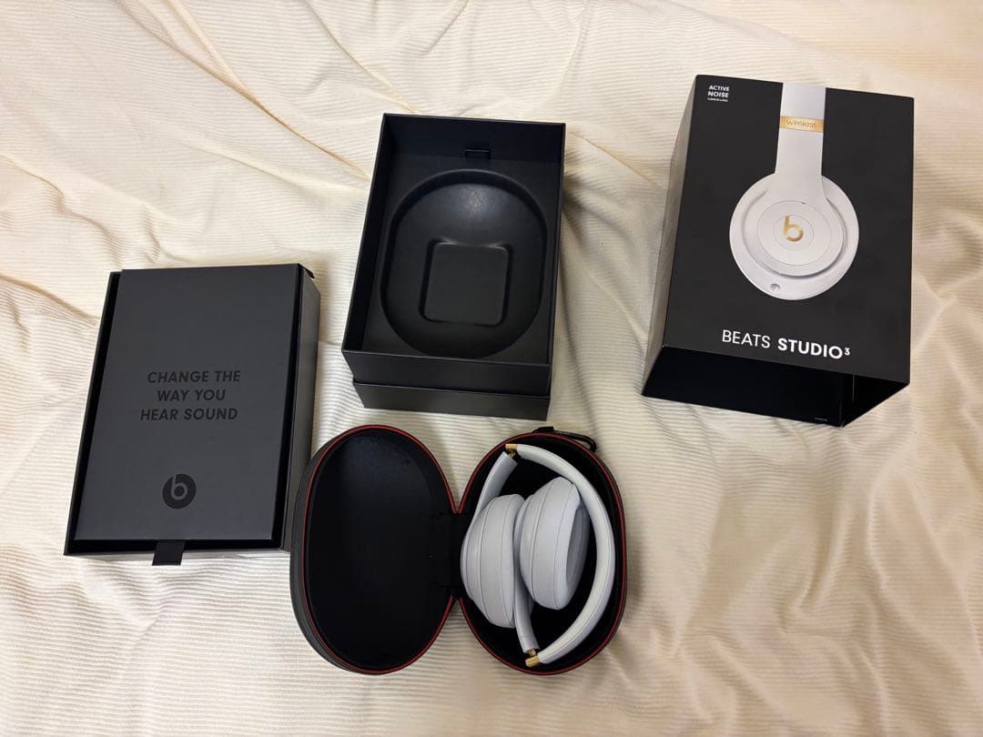 ♡くまちゃん♡ 様 Beats Studio 3 ワイヤレスヘッドホン ホワイト