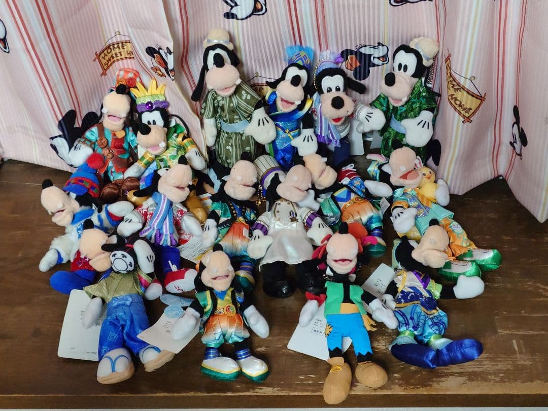 東京ディズニーリゾート　グーフィー　ぬいぐるみバッジセット　タグ付き　16個