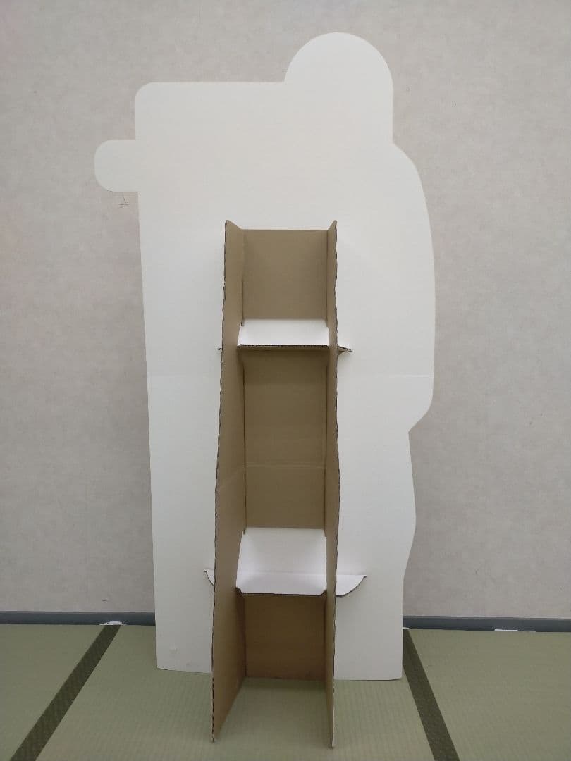 川栄李奈等身大パネル