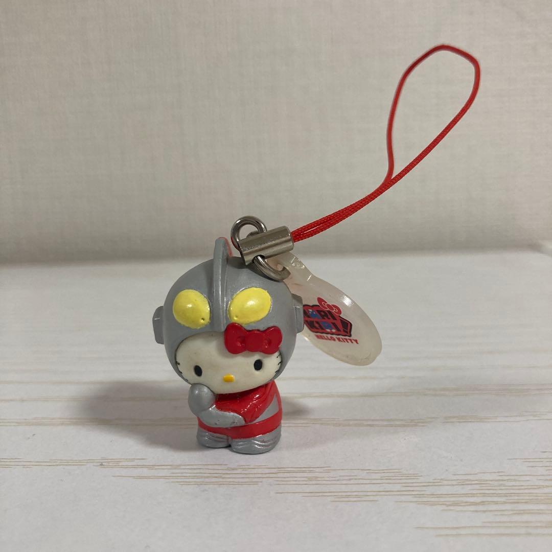 ハローキティ ウルトラマン コラボ ストラップ 根付 限定 なりきり