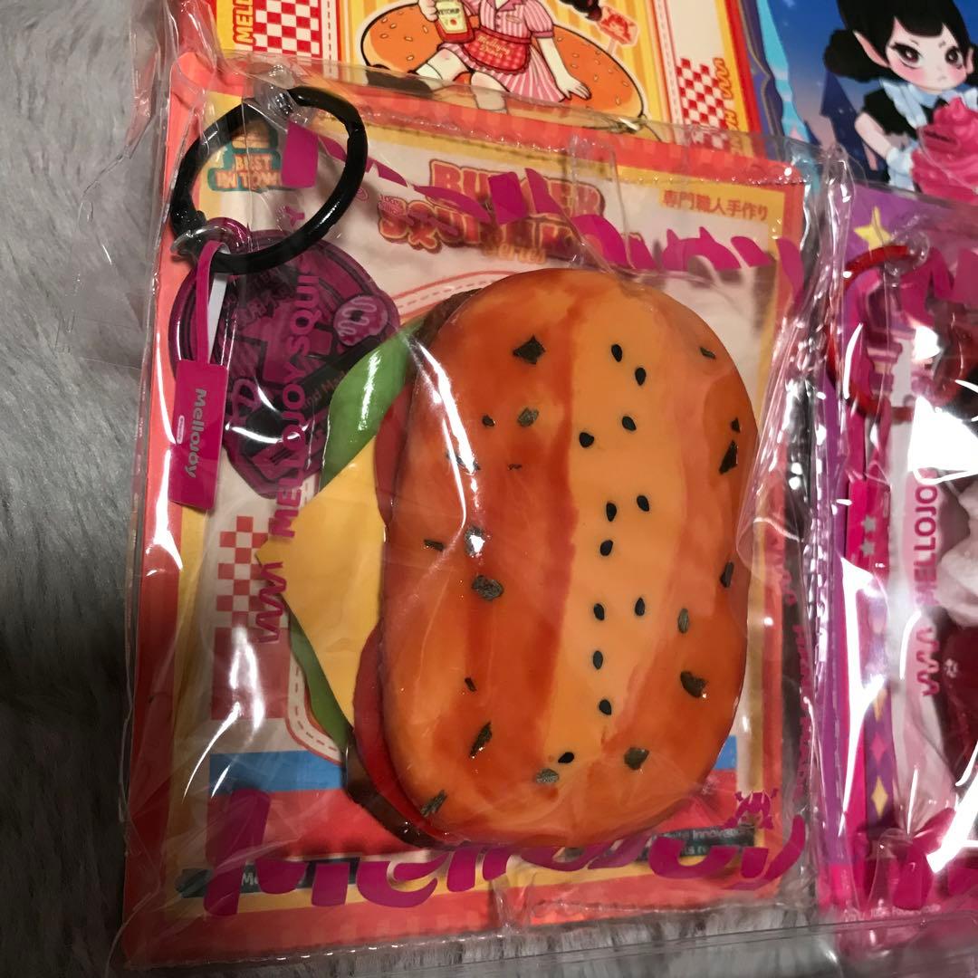 Mellojoy バーガー　カップケーキか？　大福　クリスマスパピーユキコ