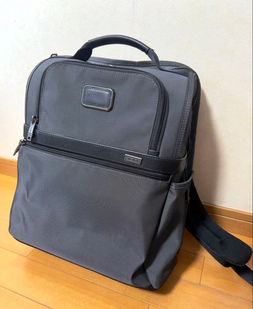 【美品】トゥミ Tumi ALPHA2 スリム ブリーフパック リュック グレー