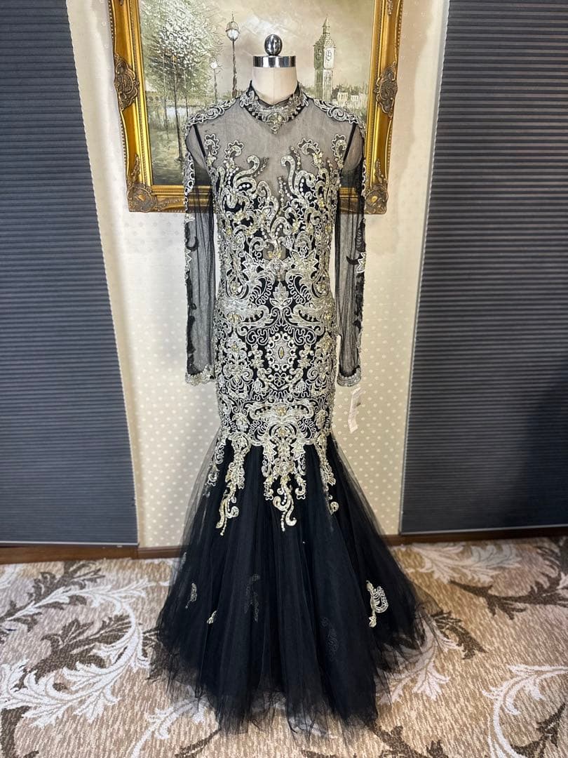 刺繍入り黒マーメイドドレス