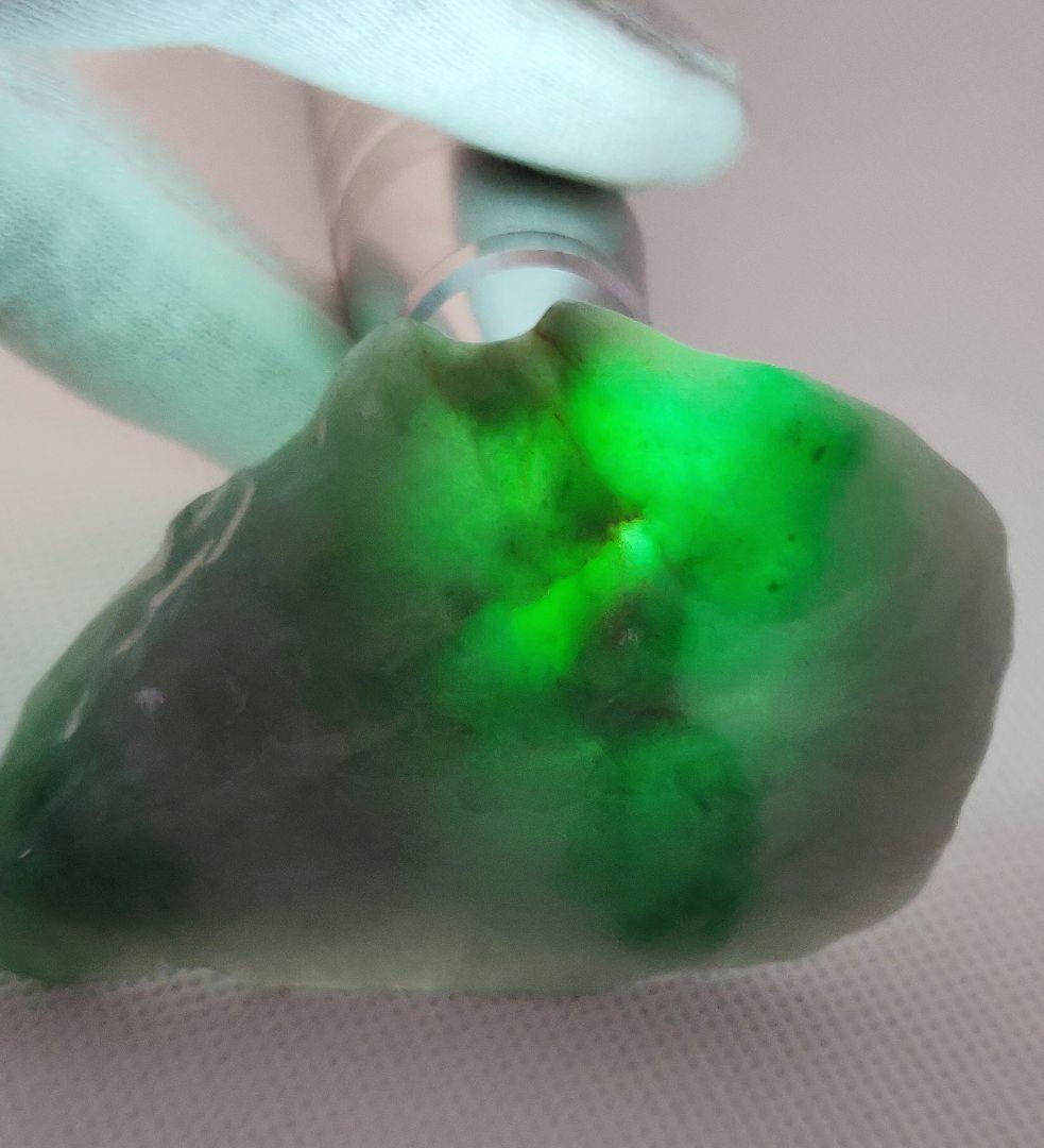 【貴重】氷翡翠(高透過度)のルース(87ｇ)