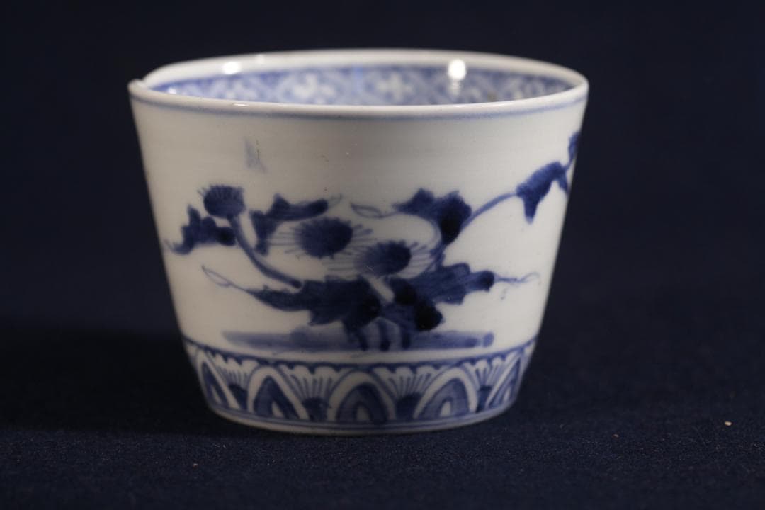 342 古伊万里染付大振アザミ図蕎麦猪口　無傷　幕末