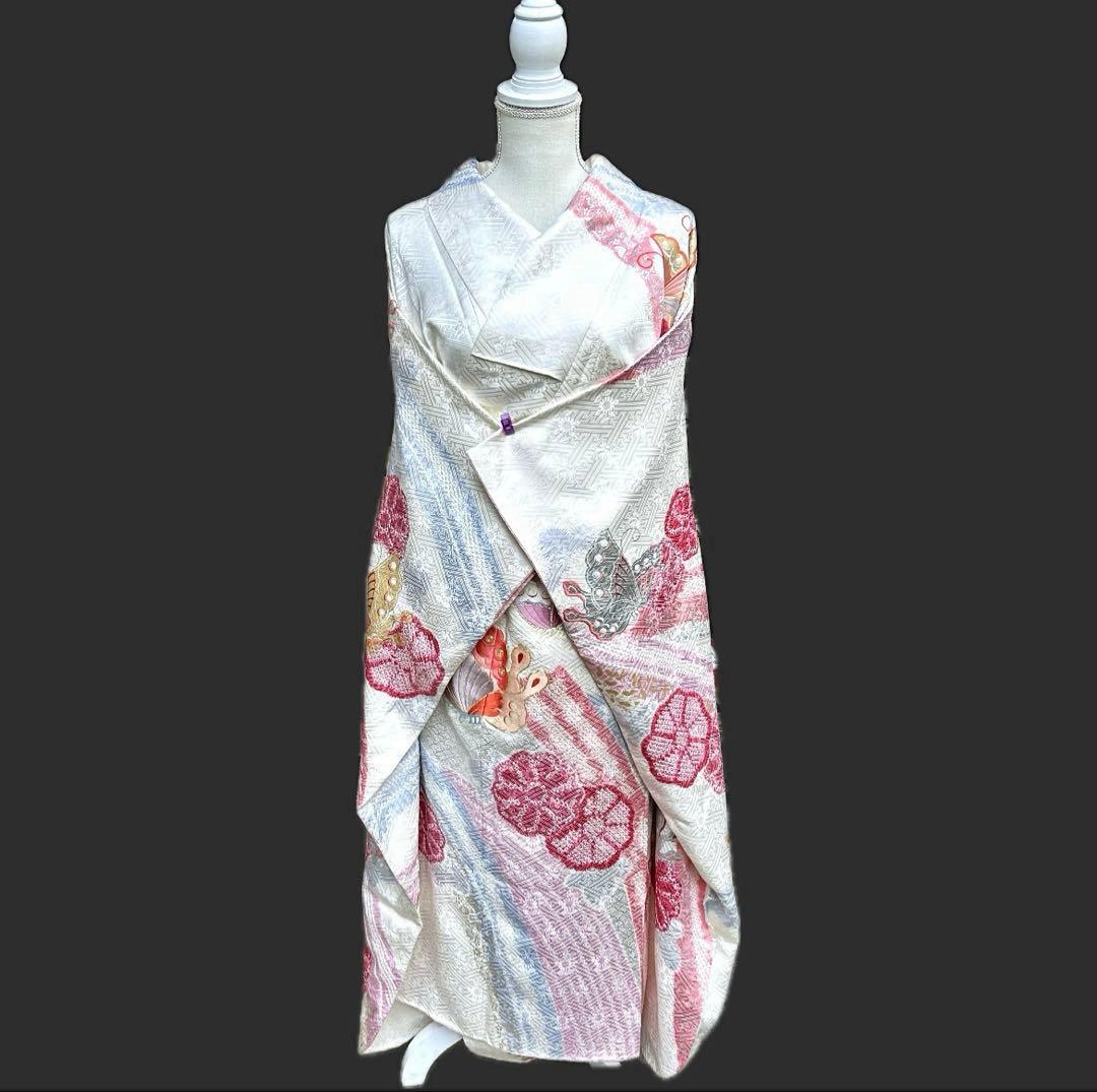 千總　振袖 白地 蝶と花模様 　刺繍　絞り　金彩　銀彩　正絹