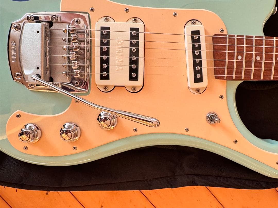 新春値下げYAMAHA SGV300 ミントブルー エレキギター