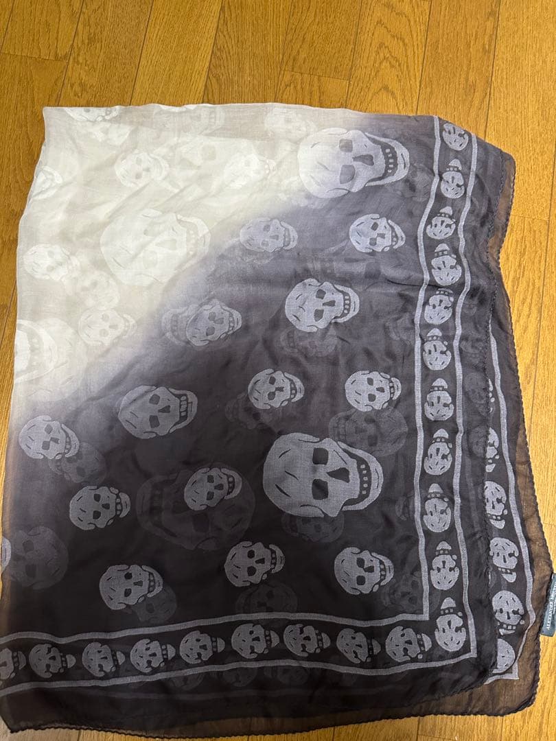 Alexander McQueen スカル柄バンダナ