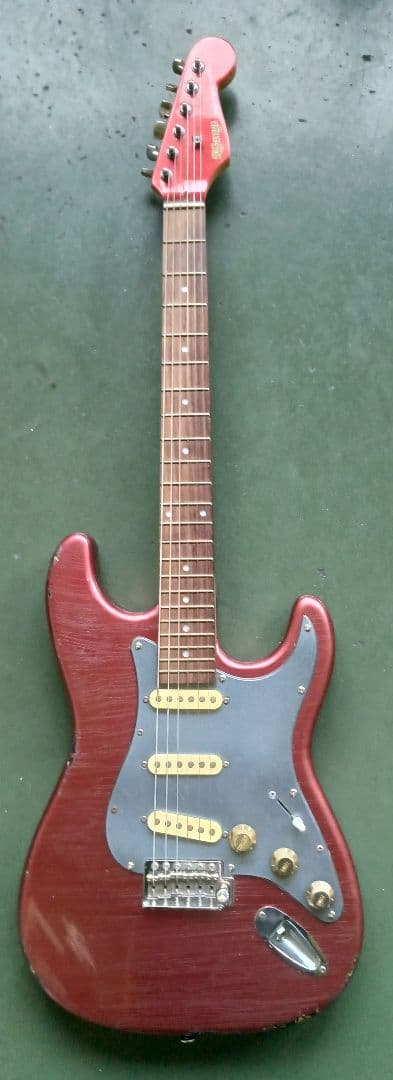 午前10時まで9,000円！ KGARAGE　ストラトタイプ　 レリ加工