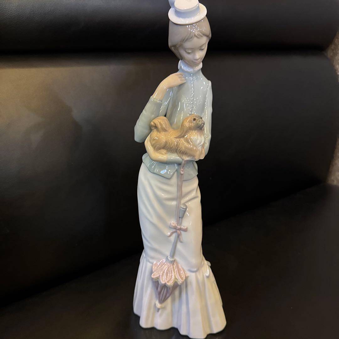 LLADRO 仔犬を抱く貴婦人 リヤドロ