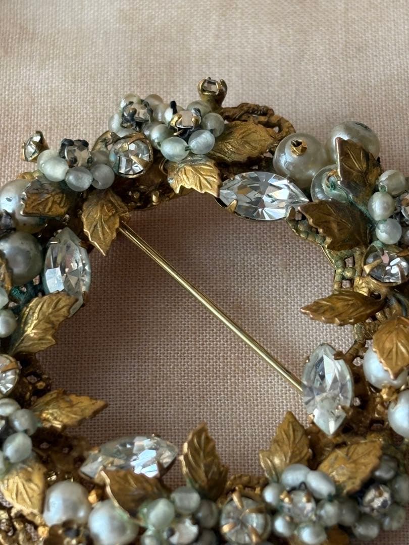 Original by Robert 花輪ブローチ