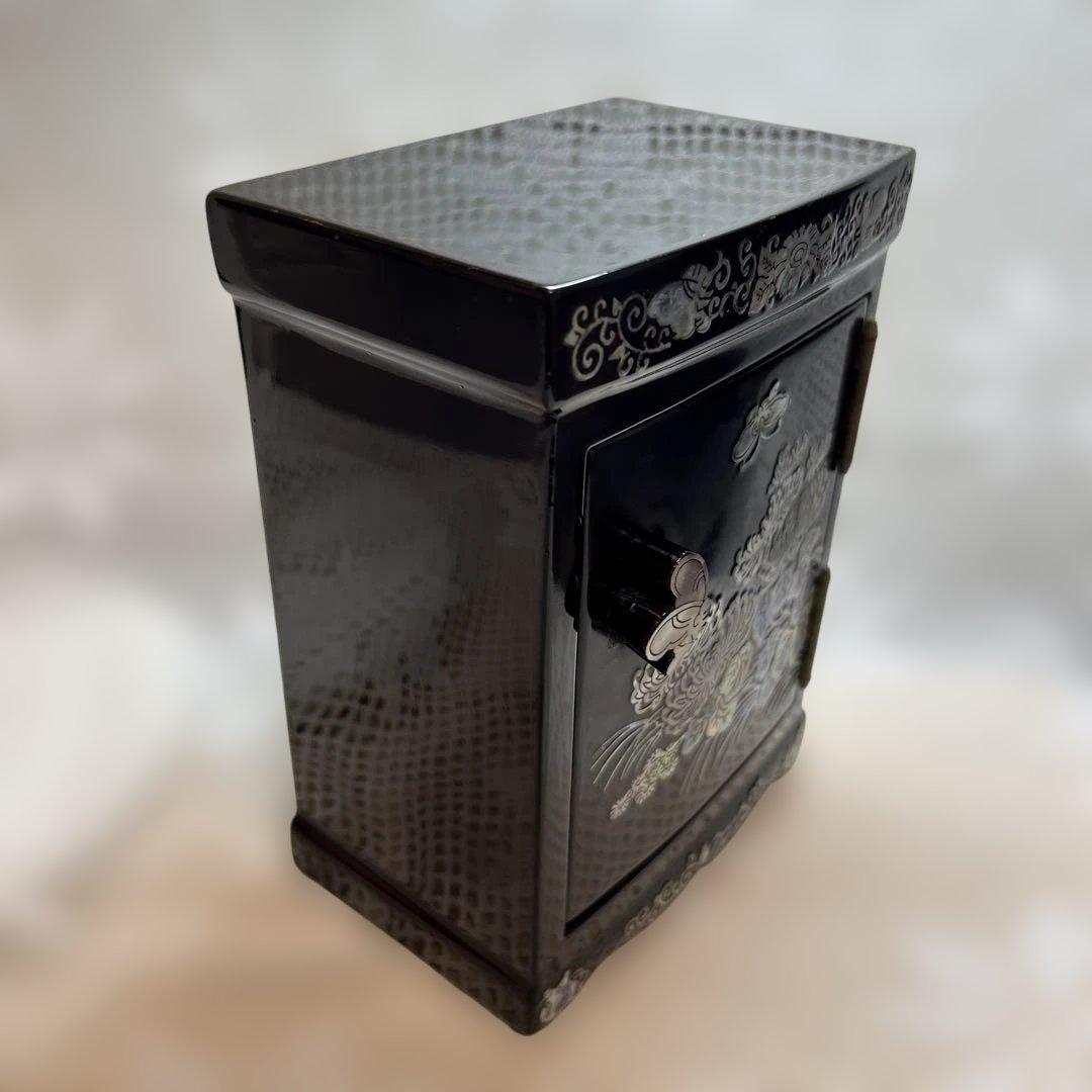 韓国漆器 螺鈿細工 貴重漆塗り高級　鶴と松の貴重箱と宝石箱2セット