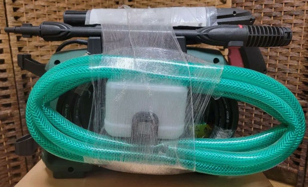 BOSCH高圧洗浄機　(未使用展示品)