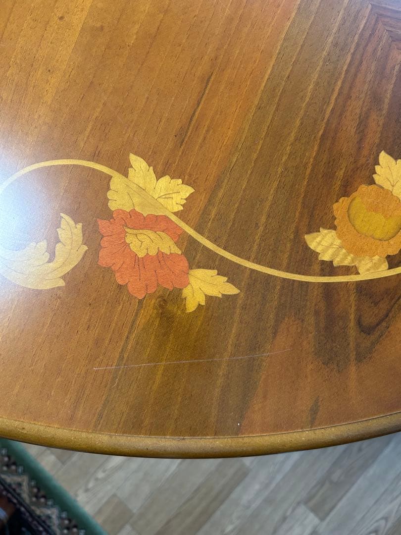 【お取引き相談中】彫刻入り脚＆木象嵌模様の高級木製丸テーブル