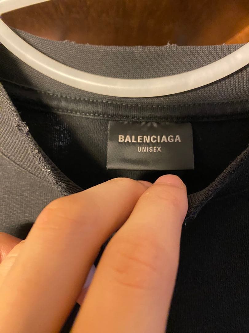 バレンシアガ　tシャツ