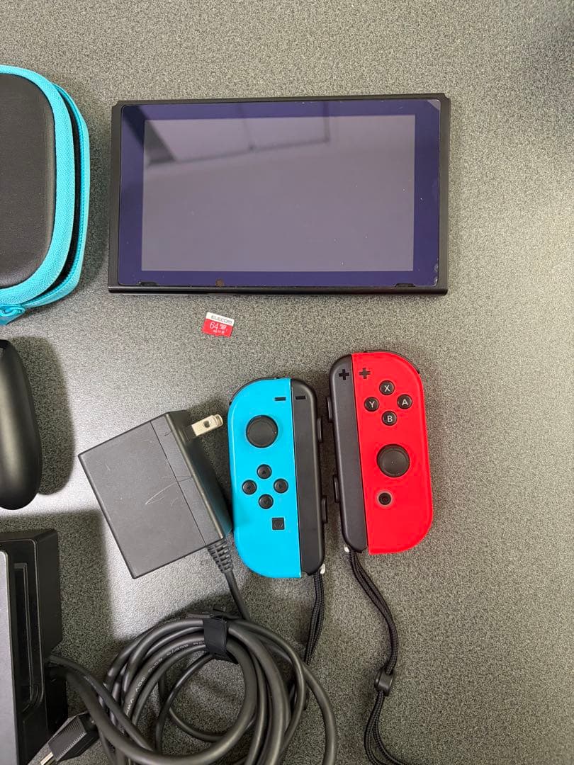 Nintendo Switch 本体 + Joy-Con + ケース