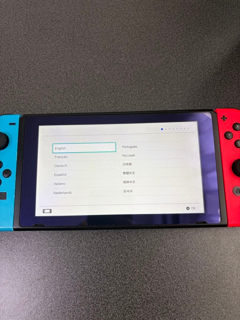 Nintendo Switch 本体 + Joy-Con + ケース