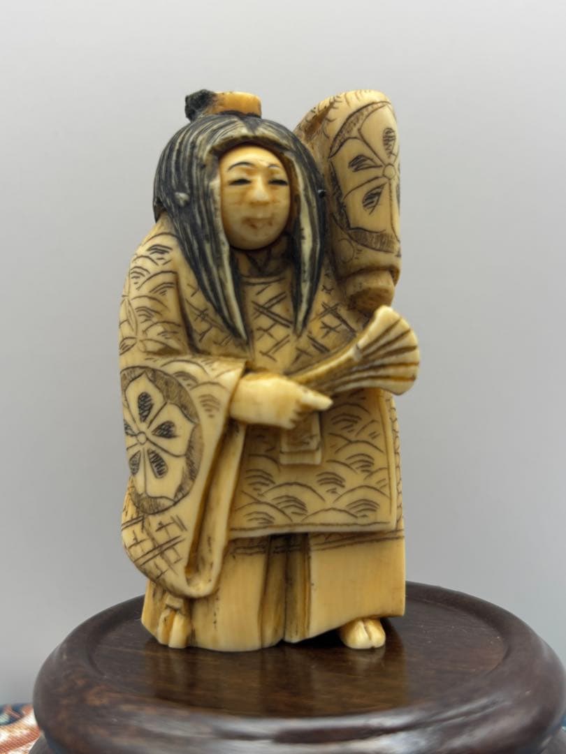 【極上】歌舞伎 時代提物 根付 銘有り　アンティーク　印籠