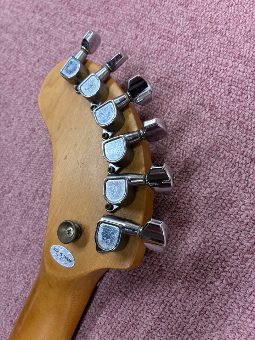 ZO-3エレキギター