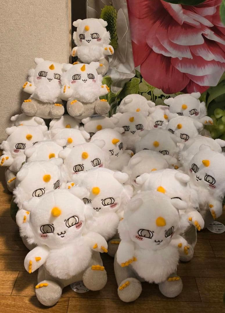 ⑫はちいかわ あのこBIGぬいぐるみ 25個