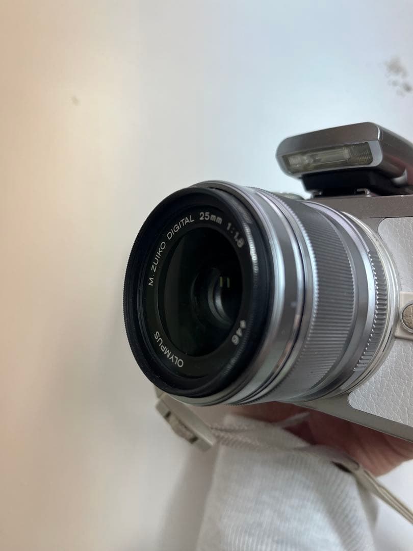 OLYMPUS PEN E-PL8 25mmレンズ付
