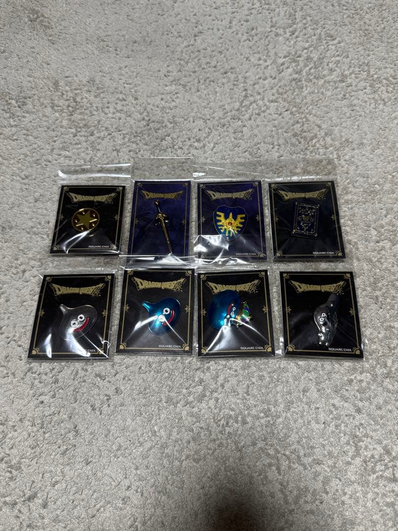 ドラゴンクエスト　ピンズ　スライム　ちいさなメダル　ロトの剣　など　8種セット