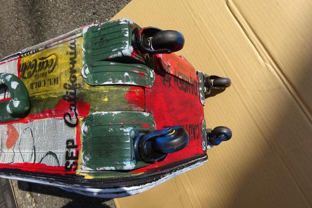 キャリーケース/キャリーバッグ 収納 ストリートアート 展示品 小型