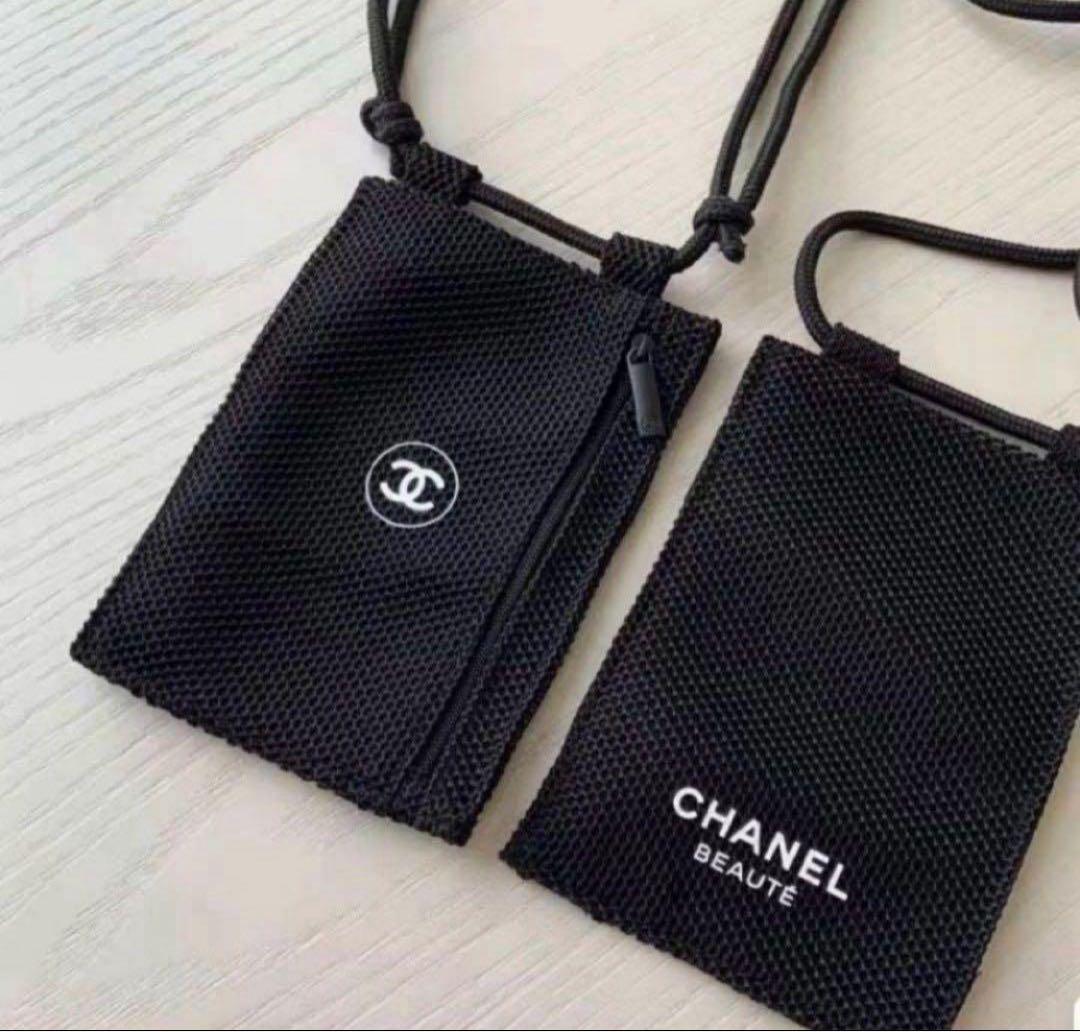 海外で買い集めたブローチ シルバー キラキラ パール メッシュショルダーケース