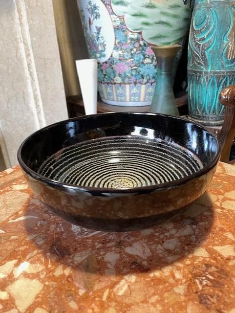 黒い漆器椀 渦巻き模様 木箱付き