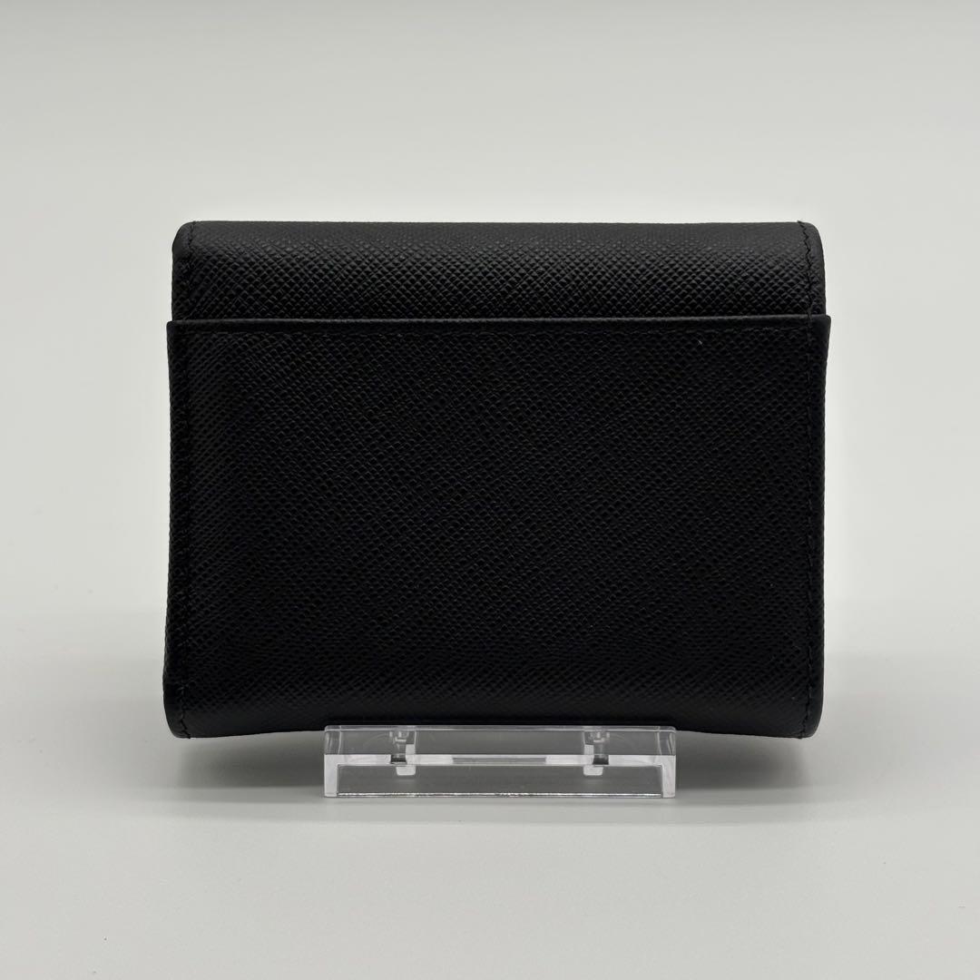 未使用級　PRADA 三つ折り財布　現行　三角ロゴ　サフィアーノレザー　黒