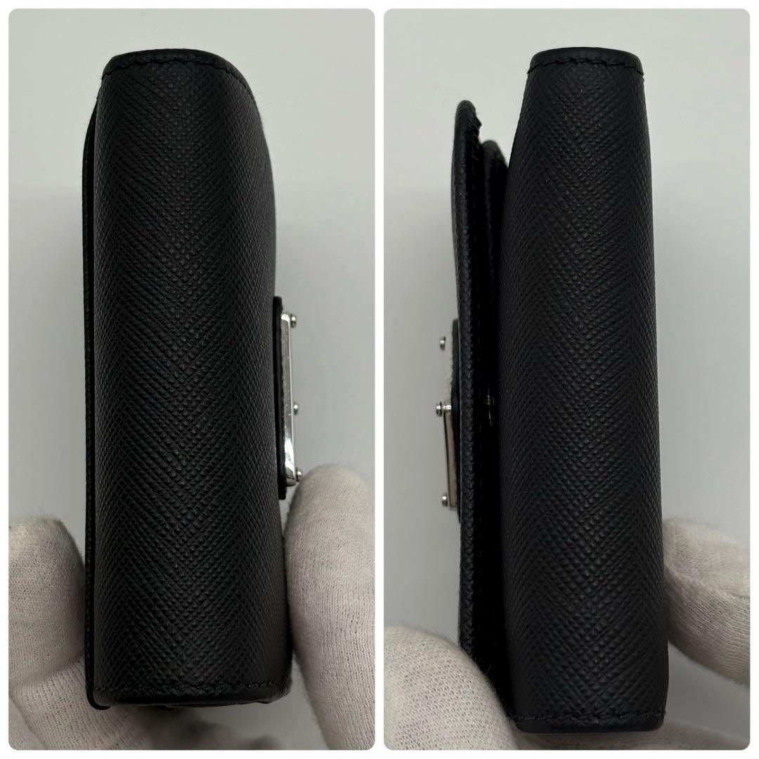 未使用級　PRADA 三つ折り財布　現行　三角ロゴ　サフィアーノレザー　黒