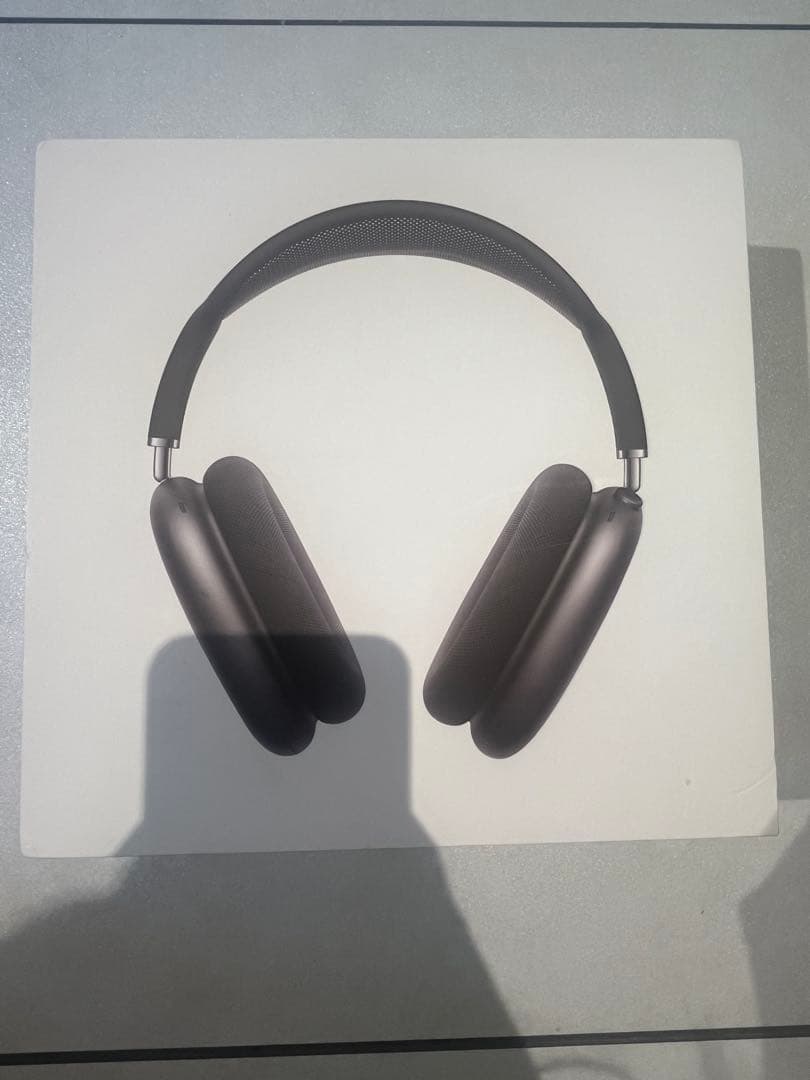 AirPods MAXスペースグレー