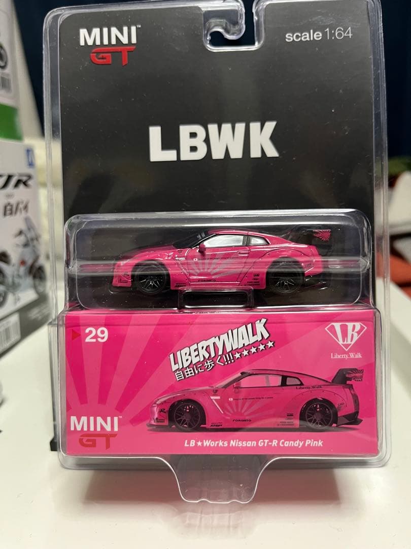 MINI GT LB★Works Nissan GT-R Candy Pink