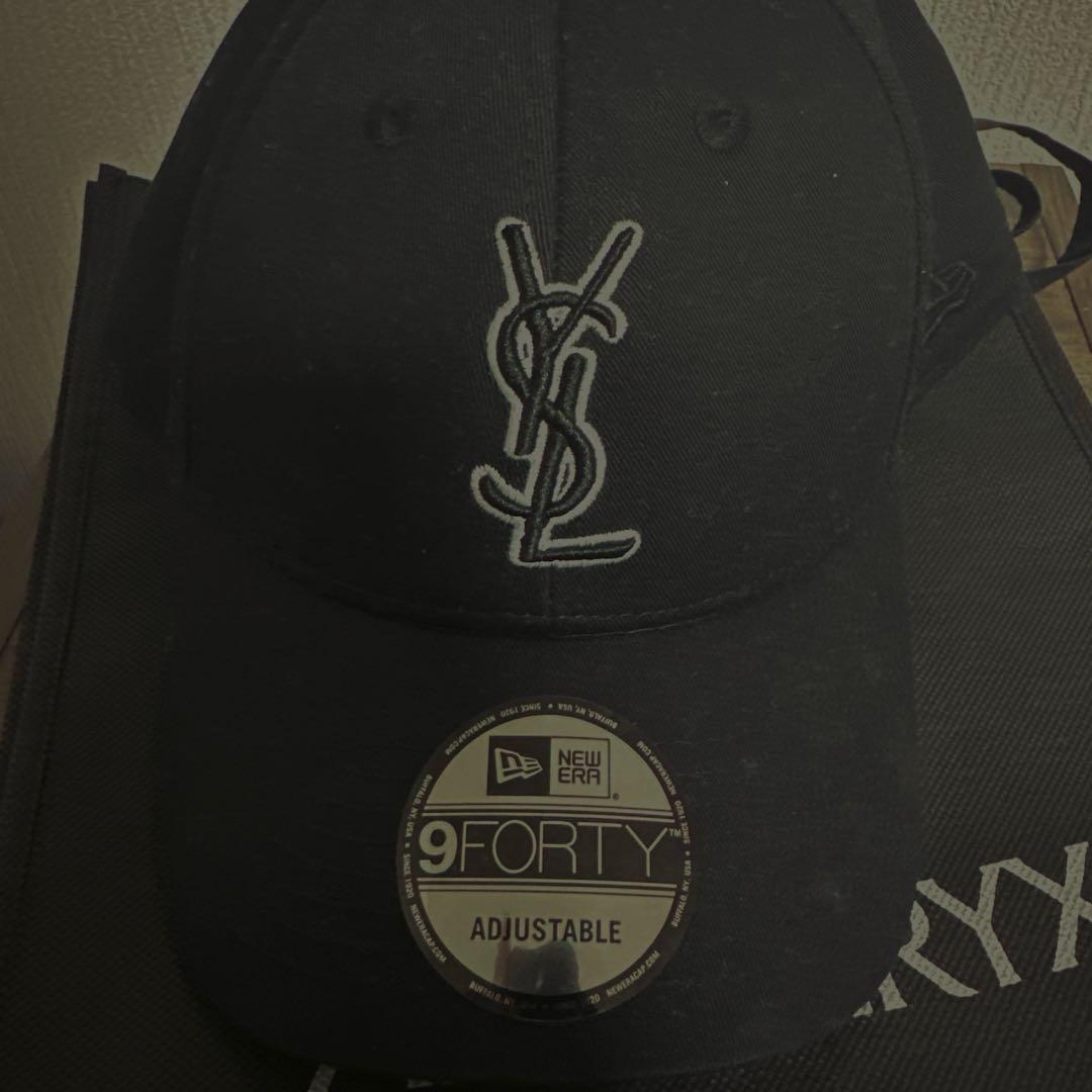 イヴサンローラン　ニューエラ　キャップ　ブラック