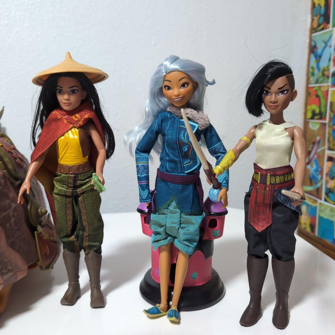 日本未発売 Disney トーキングラーヤとドラゴンの王国 フィギュアセット